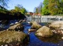 Der Fluss River Dodder Weir, Dublin