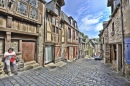 Mittelalterliche Straßen von Dinan, Bretagne, Frankreich