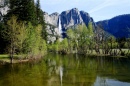 Yosemite-Wasserfall Reflexion