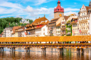 Holzbrücke  in Luzern, Schweiz