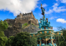 Edinburgh Castle und Ross-Brunnen, Schottland