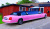Rosa Limousine auf der Einfahrt, Umea, Schweden