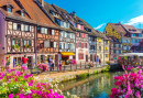 Farbenfroher Kanal in Colmar, Frankreich