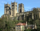 Die Durham Cathedral von dem Fluss