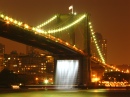 Olafur Eliassons Wasserfall unter der Brooklyn-Bridge-Brücke