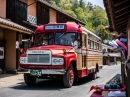 Ein Bus im Japanischen Dorf