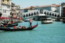 Gondel und die Rialtobrücke, Venedig