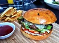 Burger und Pommes in Melbourne, Australien