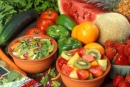 Frisch geschnittenes Obst und Gemüse