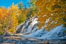 Der Wasserfall Bond Falls in Ontonagon Michigan