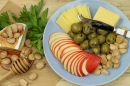 Käse und Oliven