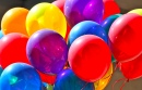 Ein Regenbogen aus Ballons