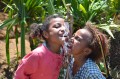 Glückliche Mädchen in Papua-Neuguinea