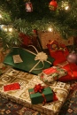 Weihnachtsgeschenke unter dem Baum