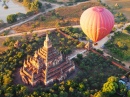 Heißluftballons über Bagan, Myanmar