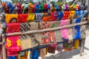 Bunte Schals in Kenia