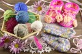Baby-Strickarbeit Stillleben
