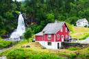 Traditionelles norwegisches Holzhaus