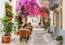 Straßenrestaurant in Nafplion, Griechenland
