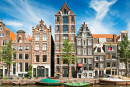 Typische Häuser und Kanäle in Amsterdam