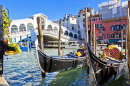 Rialtobrücke und Canal Grande in Venedig
