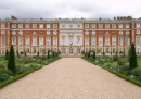 HamptonCourt-gardenside, London