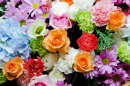 Schöne Blumen für eine Hochzeitszeremonie