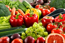 Große Auswahl an Gemüse und Früchten