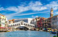 Gondola bei der Rialto Bridge, Venedig