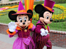 Hexerische Minnie und Vampir Mickey