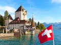 Schloss Oberhofen auf dem Thunersee, Schweiz