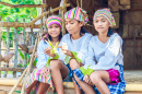 Spielzeug aus Palmblättern machen, Philippinen
