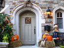 dekoriertes Haus für Halloween