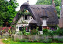 Mit Stroh gedecktes Häuschen in Houghton, England