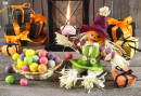Halloween-Vogelscheuche mit Süßigkeiten