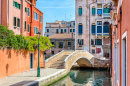 Brücke über einen Kanal in Venedig, Italien