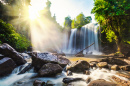 Tropischer Wasserfall in Kambodscha