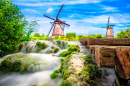 Niederländisches Dorf mit Windmühlen