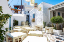 Straßencafé in Naxos, Griechenland