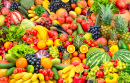 Verschiedene frische Früchte und Gemüse