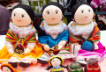 Handgemachte Puppen in einem Markt in Ecuador