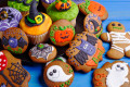 Halloween Kekse und Cupcakes