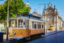 Straßenbahnfahrt in Porto, Portugal