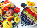 Obstteller und Smoothie Bowl