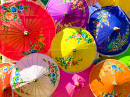 Traditionelle vietnamesische Regenschirme