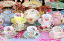Vintage Teekannen und Teetassen
