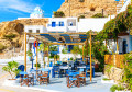 Griechische Taverne im Hafen von Finiki