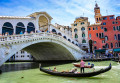 Rialtobrücke und Canal Grande in Venedig