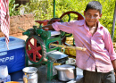 Verkäufer von Zuckerrohrsaft, Goa, Indien