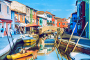 Burano Altstadt und Boote, Italien